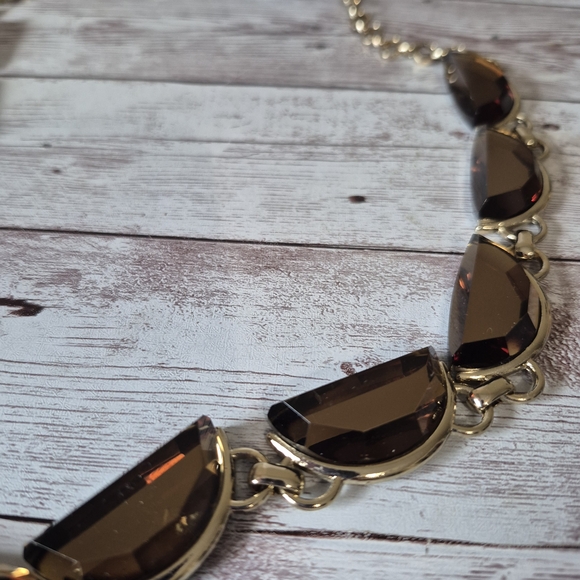 NWT Coldwater Creek Gold Tone Crescent Gem Necklace - Picture 11 of 14